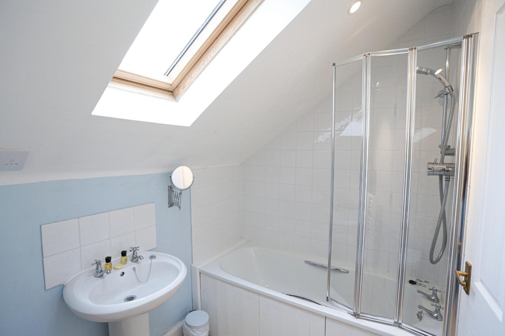 The Fishbourne Bed and Breakfast Fishbourne  Kamer foto