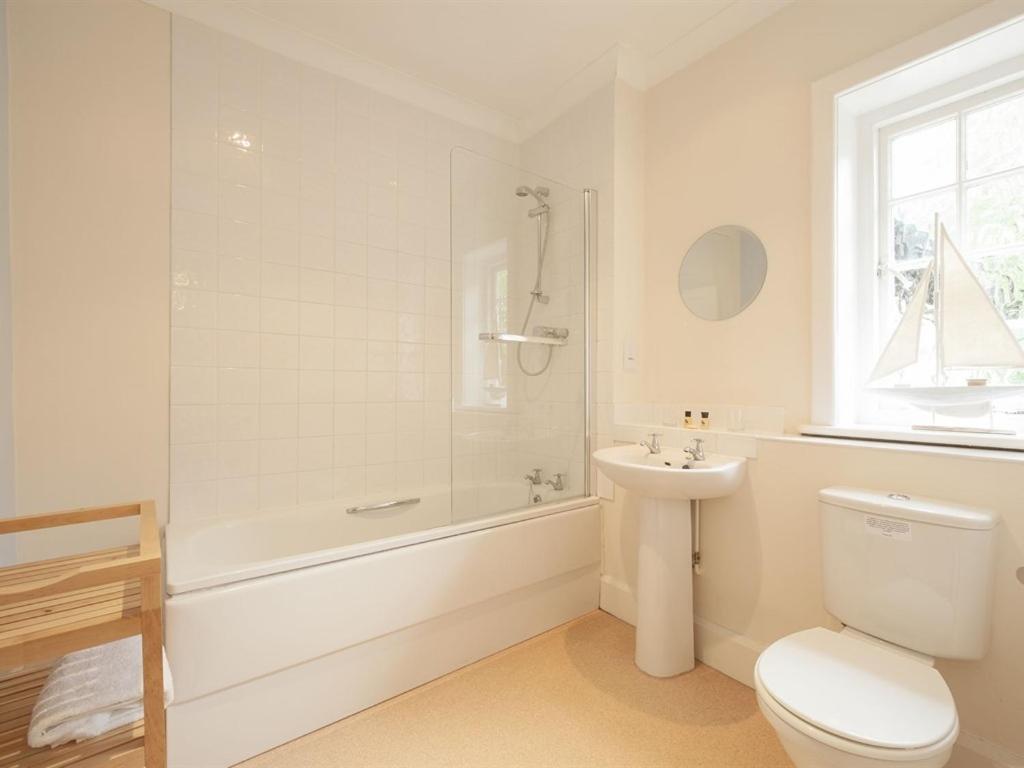 The Fishbourne Bed and Breakfast Fishbourne  Kamer foto